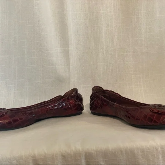 Tory Burch Reva Ballet Flats
Burgundy Crocodile Pattern
Women's Size 7 - Picture 5 of 8